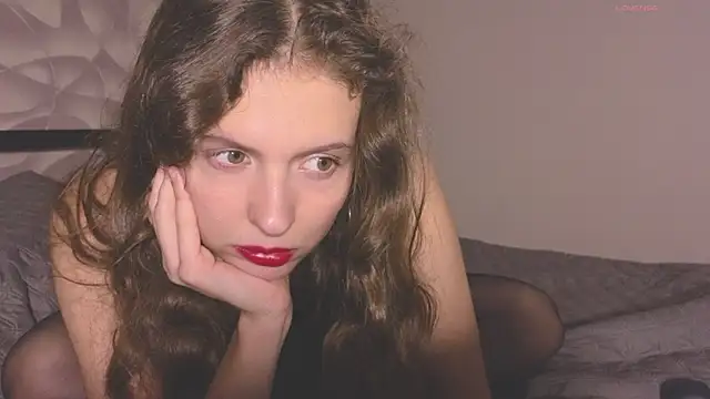 Snapshot of Sereta_Finn chatting on 10-24-25, 10:47 Sereta Finn online show from 10-24-25, 10:47