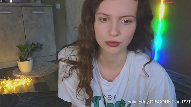 Snapshot of Sereta_Finn chatting on 12-05-25, 11:42 Sereta Finn online show from 12-05-25, 11:42