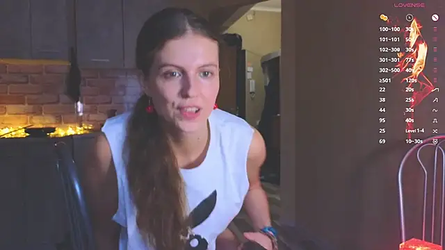 Snapshot of Sereta_Finn chatting on 10-28-25, 11:53 Sereta Finn online show from 10-28-25, 11:53