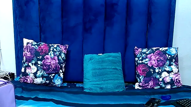 HotSmallTits online show from 04-14-26, 06:57