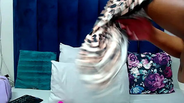 HotSmallTits online show from 04-26-26, 07:44