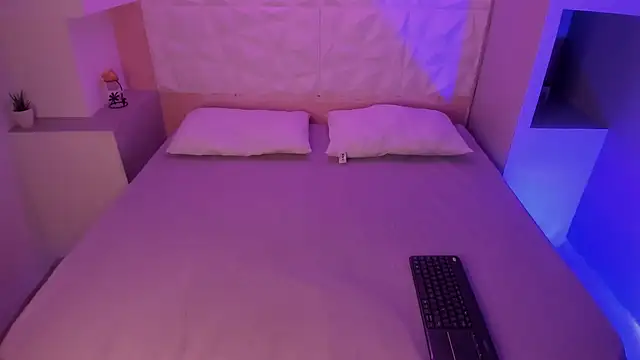 RenataEvans online show from 10-22-25, 04:06