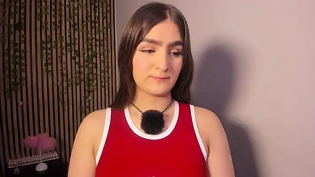 Snapshot of sofia_44 chatting on 05-31-26, 06:02 sofia 44 online show from 05-31-26, 06:02