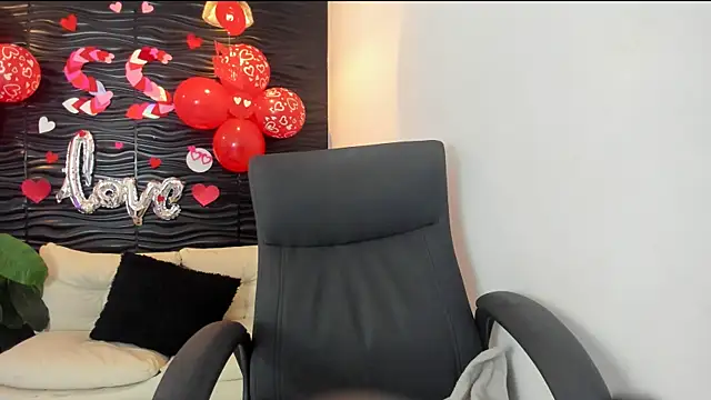 Snapshot of sofia_44 chatting on 02-14-26, 02:06 sofia 44 online show from 02-14-26, 02:06