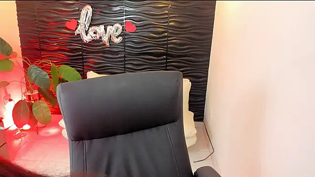 Snapshot of sofia_44 chatting on 10-08-25, 01:23 sofia 44 online show from 10-08-25, 01:23