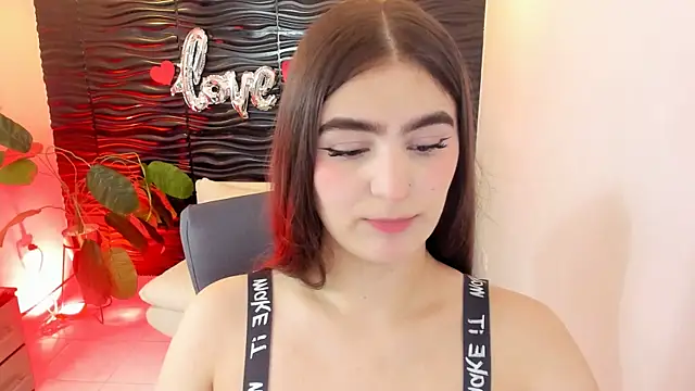 Snapshot of sofia_44 chatting on 10-06-25, 01:45 sofia 44 online show from 10-06-25, 01:45