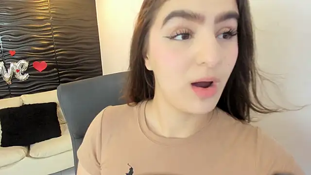 Snapshot of sofia_44 chatting on 04-25-26, 01:41 sofia 44 online show from 04-25-26, 01:41
