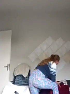 Snapshot of MILEIDE980 chatting on 02-10-26, 09:30 MILEIDE980 online show from 02-10-26, 09:30