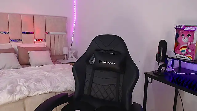 KimGeorgia  online show from 03-15-25, 12:47