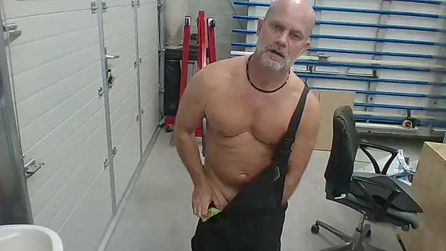 Boomerhun online show from 10-16-25, 04:37