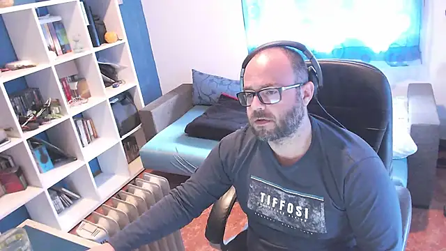ravingr4d4 online show from 03-18-25, 12:17