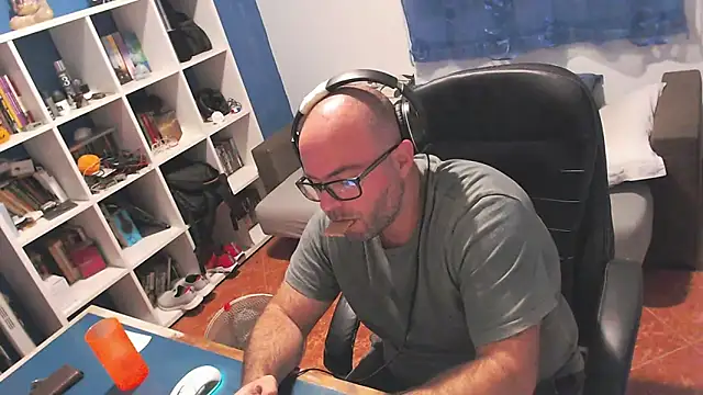 ravingr4d4 online show from 10-12-25, 07:59