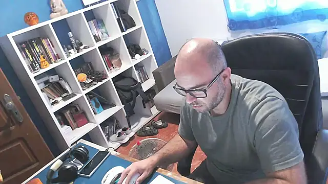 ravingr4d4 online show from 10-13-25, 08:05