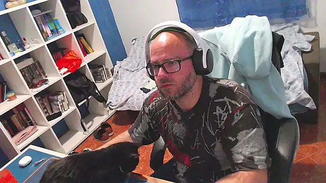 ravingr4d4 online show from 05-08-26, 10:35