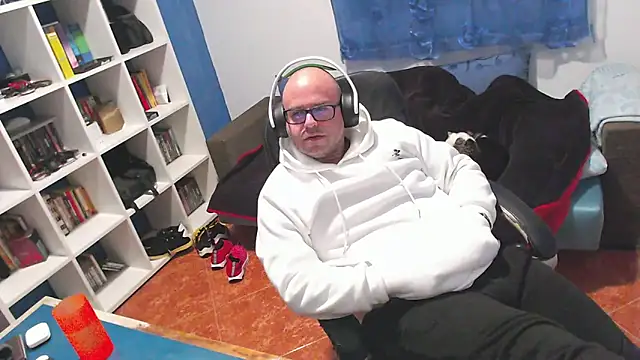 ravingr4d4 online show from 12-18-25, 10:46