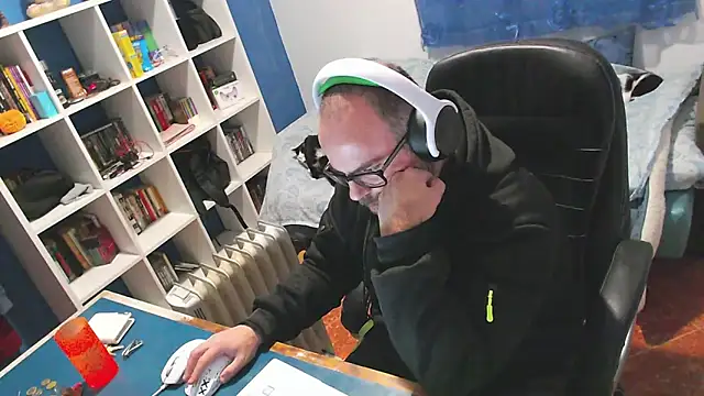 ravingr4d4 online show from 01-12-26, 09:52