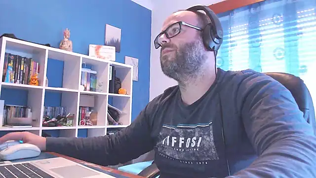 ravingr4d4 online show from 03-18-25, 03:22