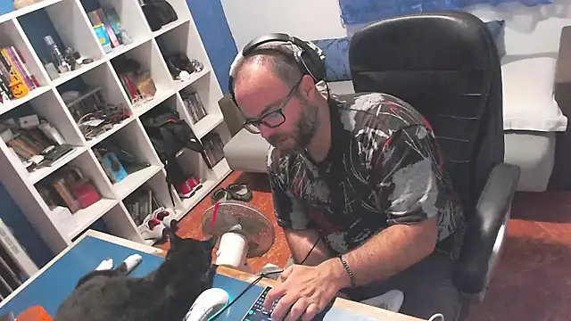 ravingr4d4 online show from 10-06-25, 09:37
