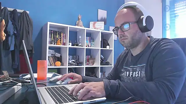 ravingr4d4 online show from 11-06-25, 09:57