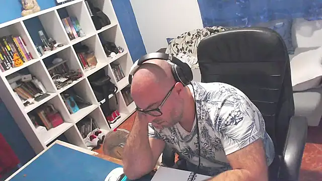 ravingr4d4 online show from 10-09-25, 10:43