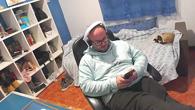 ravingr4d4 online show from 02-06-26, 12:06