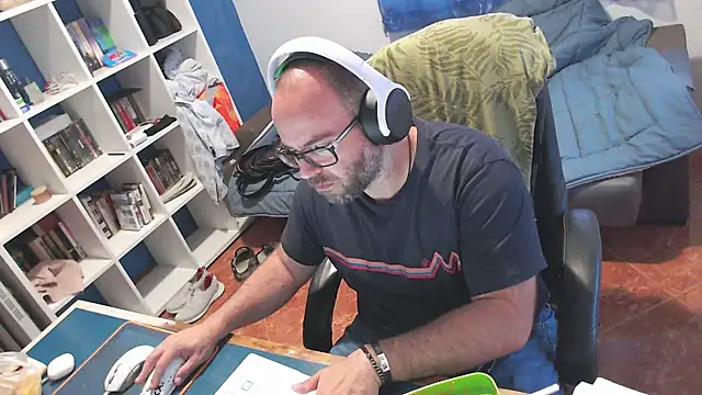 ravingr4d4 online show from 05-18-26, 01:27