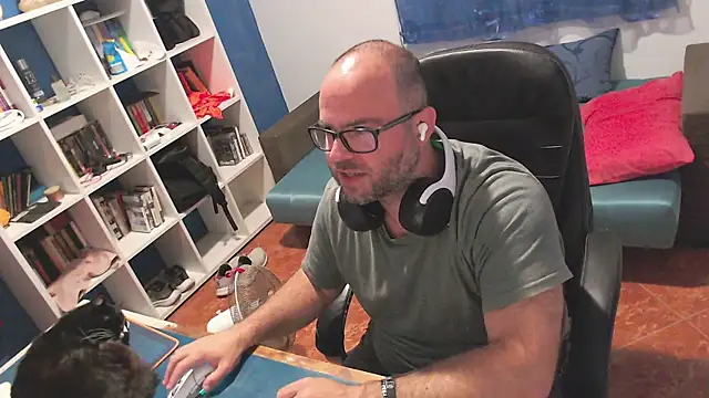 ravingr4d4 online show from 06-01-26, 10:09