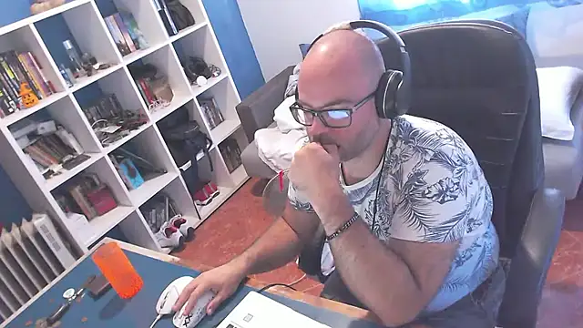 ravingr4d4 online show from 10-10-25, 10:49