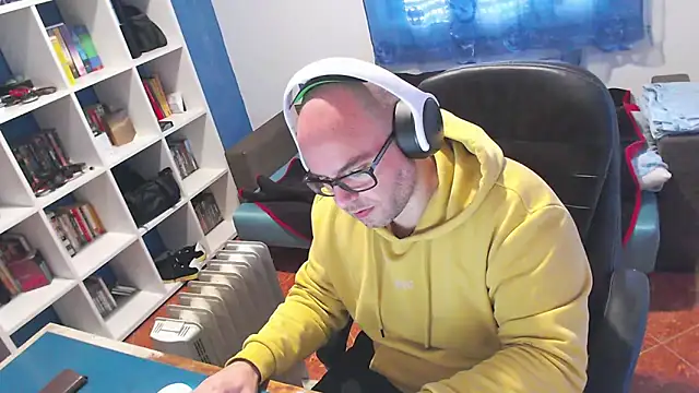 ravingr4d4 online show from 12-19-25, 11:01