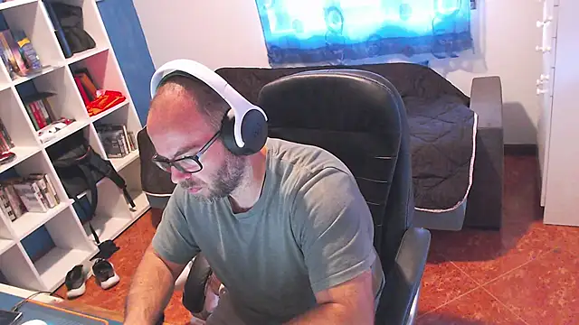 ravingr4d4 online show from 06-09-26, 08:04