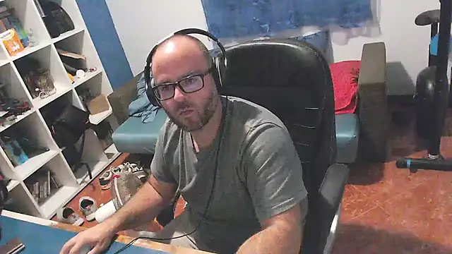 ravingr4d4 online show from 09-18-25, 08:23