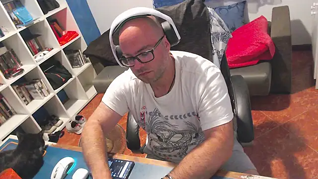 Snapshot of ravingr4d4 chatting on 06-15-26, 10:53 ravingr4d4 online show from 06-15-26, 10:53