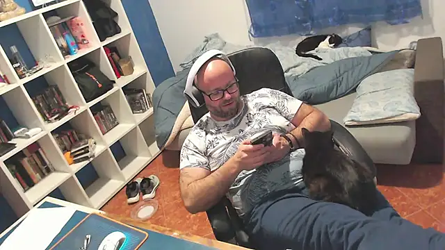 ravingr4d4 online show from 03-04-26, 11:45