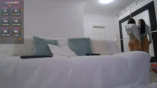 LilyRoselyn online show from 10-22-25, 08:08