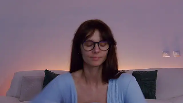 LilyRoselyn online show from 03-25-26, 02:05