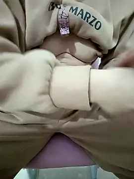 SweetGirl2k2 online show from 11-08-25, 12:25