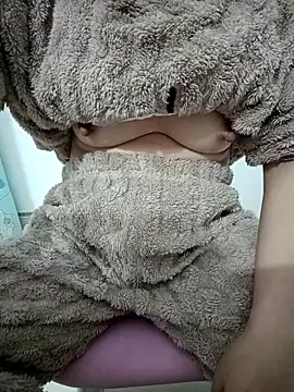 SweetGirl2k2 online show from 11-03-25, 01:55