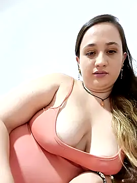 Snapshot of Karol_and_David_hotcouple chatting on 10-11-25, 10:33 Karol and David hotcouple online show from 10-11-25, 10:33