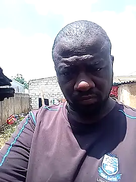 Snapshot of Robzevyrus chatting on 10-21-25, 10:14 Robzevyrus online show from 10-21-25, 10:14