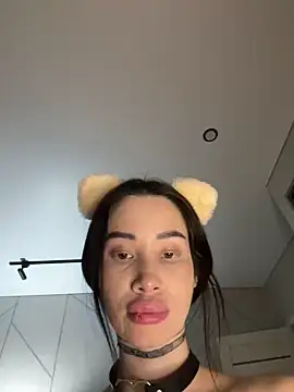 Snapshot of Yunasi chatting on 12-28-24, 12:56 Yunasi online show from 12-28-24, 12:56