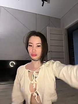 Snapshot of Yunasi chatting on 03-06-25, 11:47 Yunasi online show from 03-06-25, 11:47