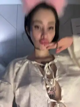 Snapshot of Yunasi chatting on 02-27-25, 12:12 Yunasi online show from 02-27-25, 12:12