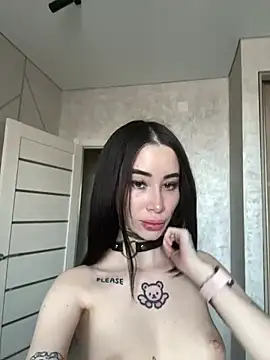 Snapshot of Yunasi chatting on 02-09-25, 10:20 Yunasi online show from 02-09-25, 10:20