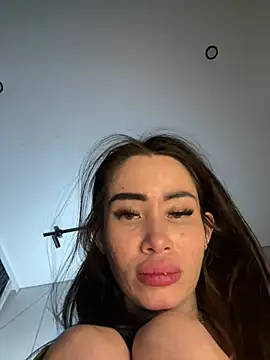 Snapshot of Yunasi chatting on 01-22-25, 08:17 Yunasi online show from 01-22-25, 08:17