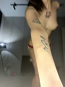 Snapshot of Yunasi chatting on 02-13-25, 01:37 Yunasi online show from 02-13-25, 01:37