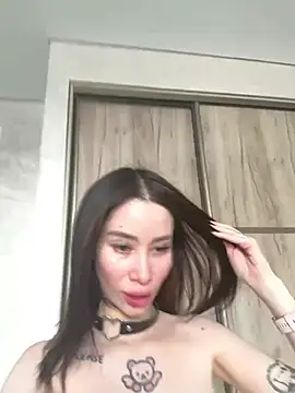 Snapshot of Yunasi chatting on 02-07-25, 08:55 Yunasi online show from 02-07-25, 08:55