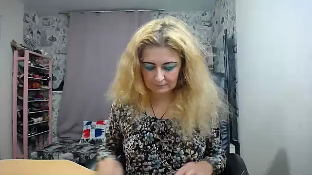 Helen1974 online show from 10-07-25, 09:38