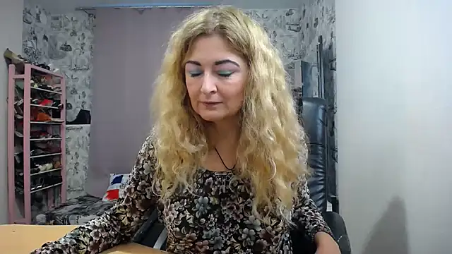 Helen1974 online show from 10-22-25, 12:37