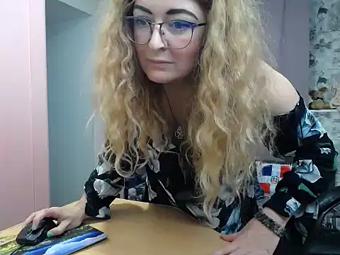 Helen1974 online show from 03-05-25, 05:18