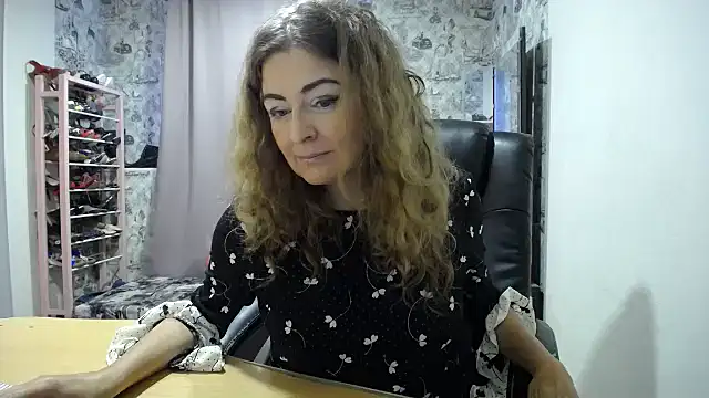 Helen1974 online show from 06-06-26, 03:12